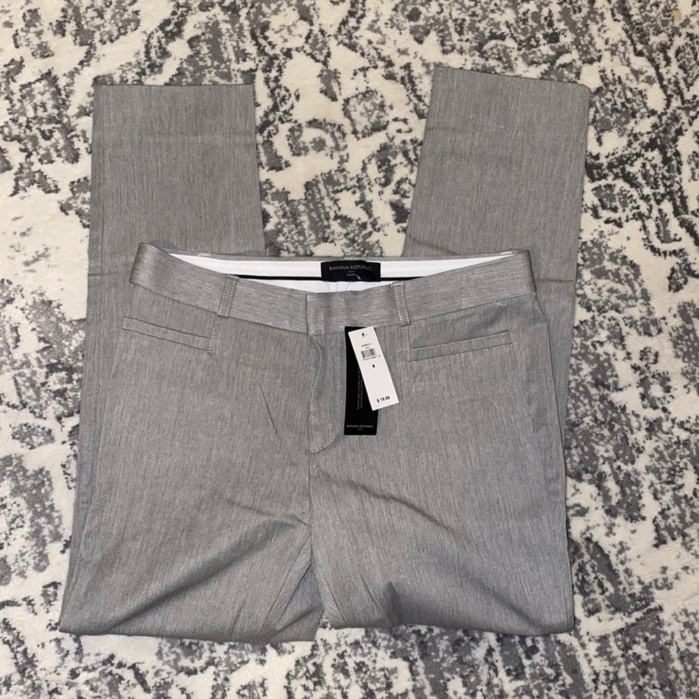 🤩NWT light gray Sloan fit skinny dress pants.